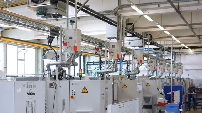 Oil mist separator for machinery